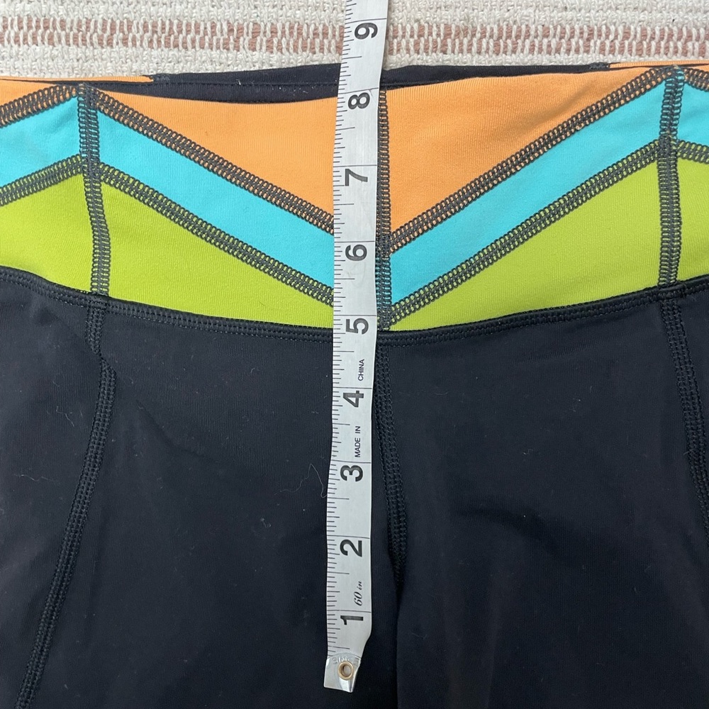 | Lululemon | Gather & Crow Crop *Full-On Luon. Size 4. - Picture 14 of 15